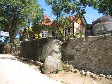 Mountain Top Hotel Kyaikto Bagian luar foto
