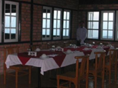 Mountain Top Hotel Kyaikto Bagian luar foto
